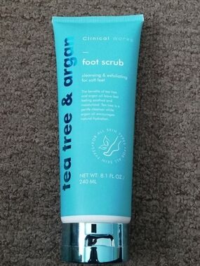 Clinical Works Tea Tree & Argan Foot Scrub - SEALED